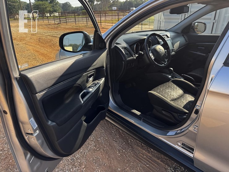 2021-mitsubishi-outlander-image-13