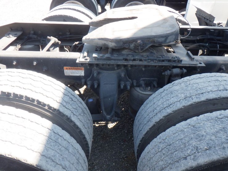 2015-freightliner-cascadia-125-image-5