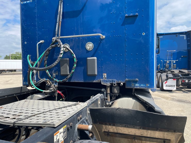 2020-kenworth-t680-image-7
