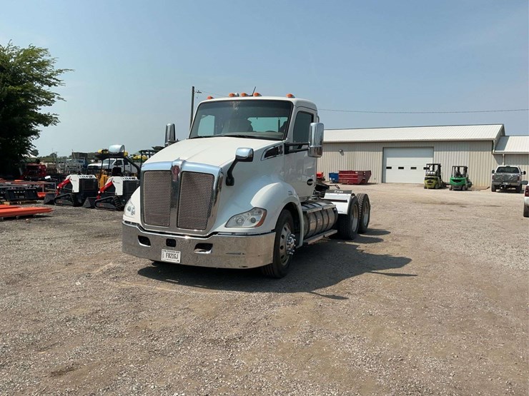 2018-kenworth-t680-image-3