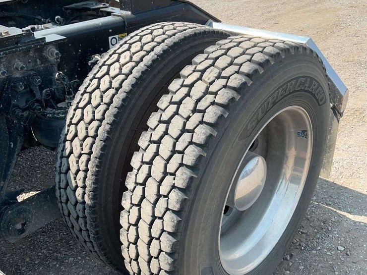2018-kenworth-t680-image-19