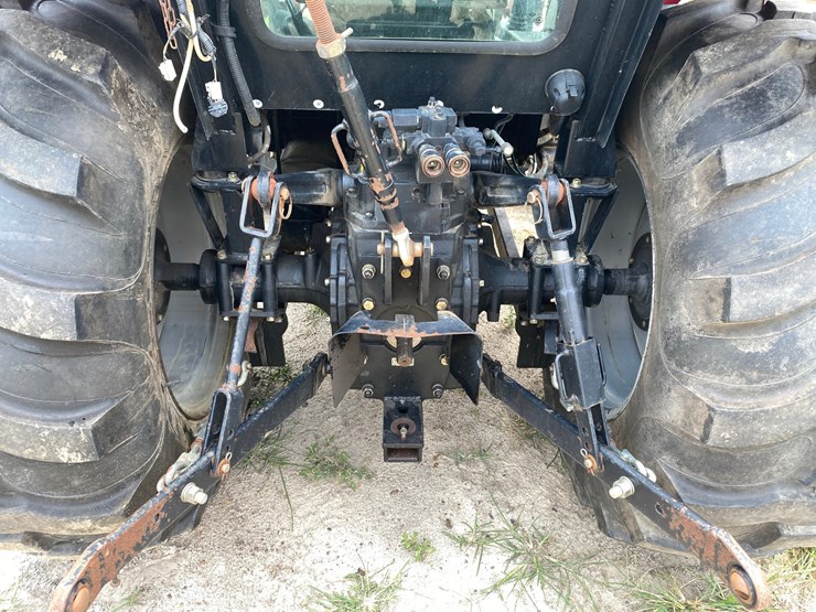 2012-mahindra-6010-image-5