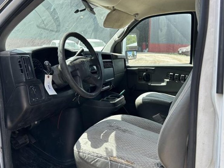 2007-chevrolet-express-3500-image-7