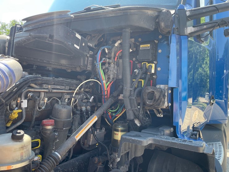 2020-kenworth-t680-image-29
