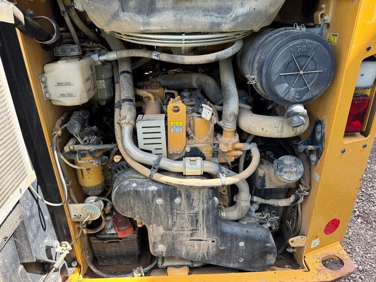 2023-caterpillar-259d3-image-18