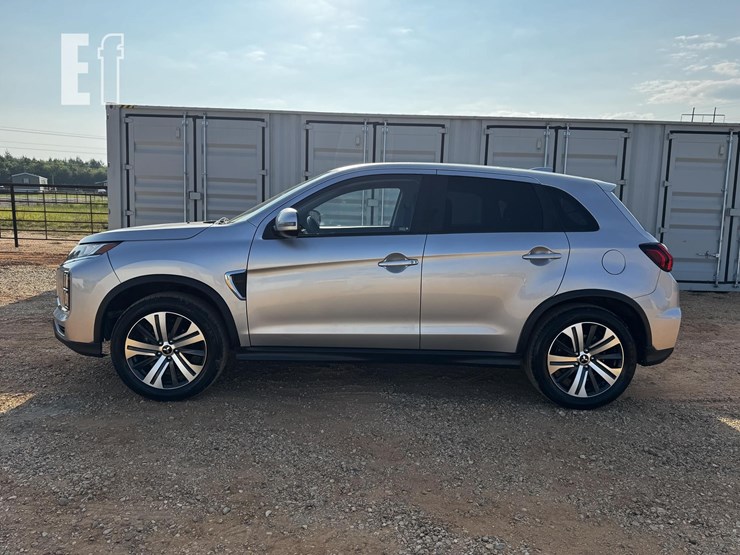 2021-mitsubishi-outlander-image-2