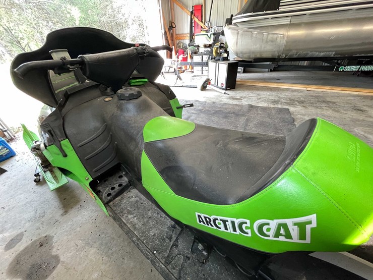 #5735-•-2004-artic-cat-snowmobile-image-6