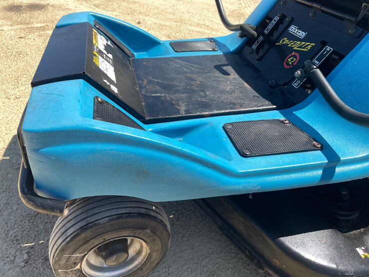 #1228-•-dixon-ztr-42"-zero-turn-lawnmower-image-12