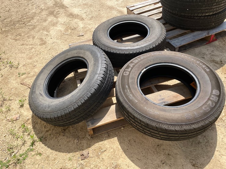 #3586-•-(3)-3t235/8r16-trailer-tires-image-2