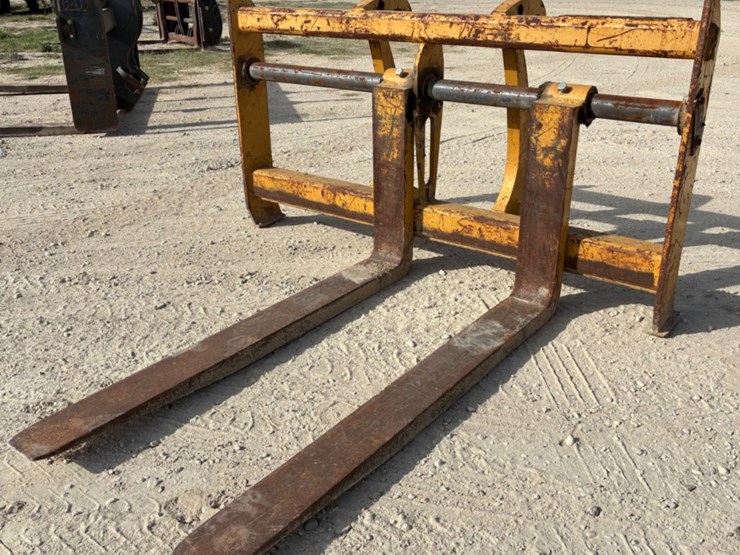 fork-attachment-for-loader-image-1