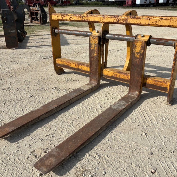 FORK ATTACHMENT FOR LOADER