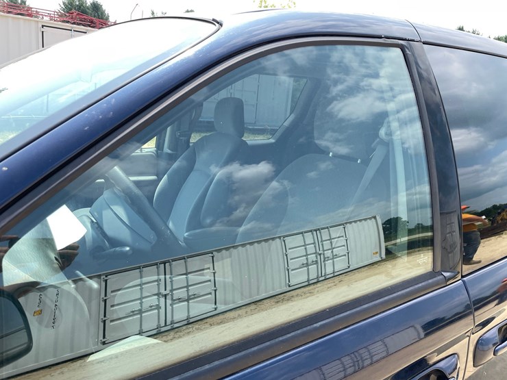 2006-chrysler-town-&-country-image-13