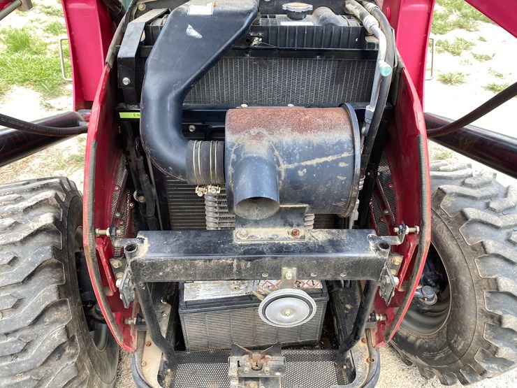 2012-mahindra-6010-image-11