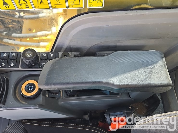 2019-caterpillar-336-image-76