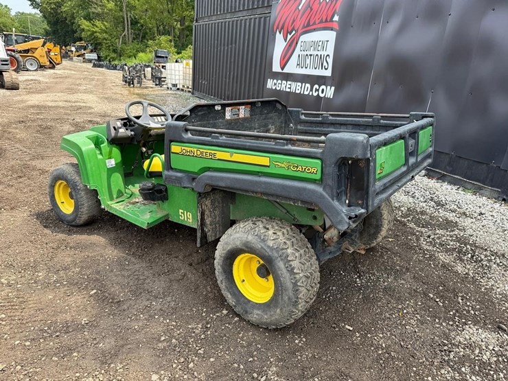 2014-john-deere-gator-tx-image-2