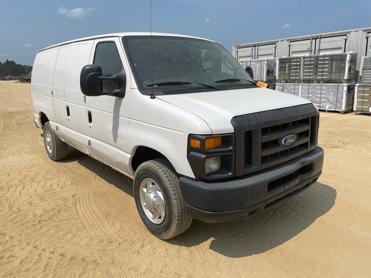 2009-ford-e350-image-3