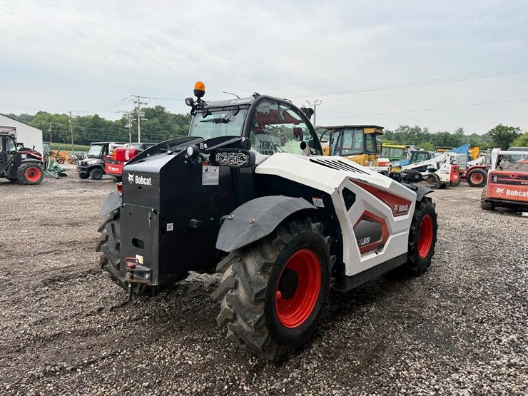 2022-bobcat-tl619-image-4