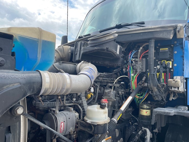2022-kenworth-t680-image-36