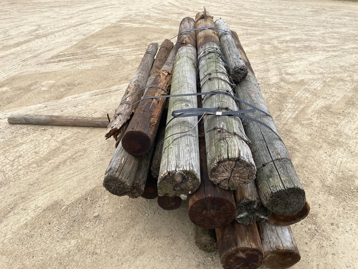 #3611-•-bundle-of-used-round-posts-image-5