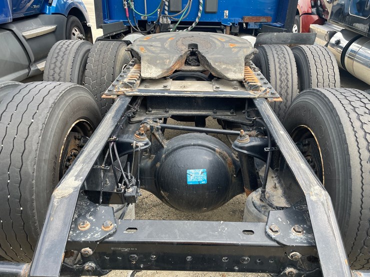 2020-kenworth-t680-image-8