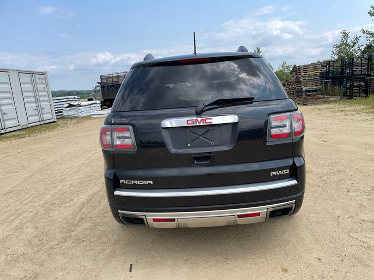 2014-gmc-acadia-denali-image-6