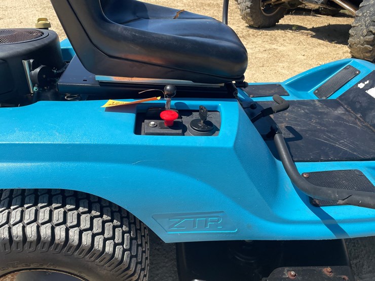 #1228-•-dixon-ztr-42"-zero-turn-lawnmower-image-17