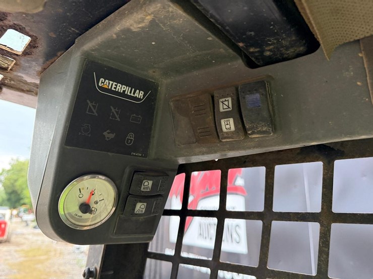 2004-caterpillar-247b-image-22
