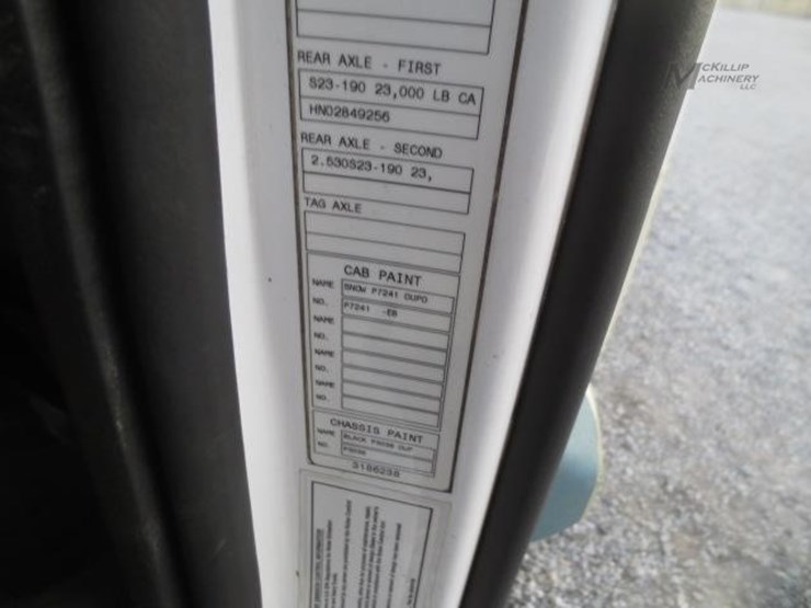 2008-volvo-vnl42t300-image-33