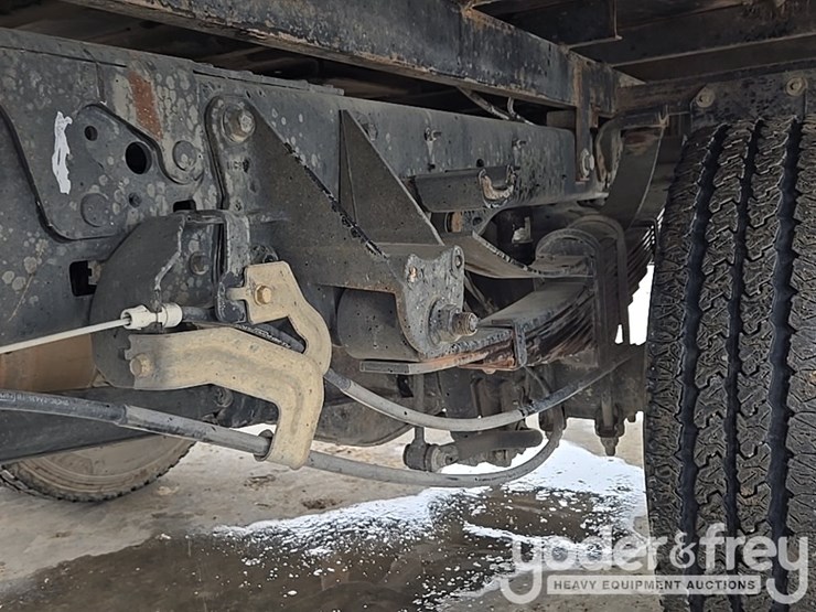 2017-ford-f550-image-17