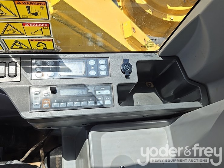 2016-caterpillar-336fl-image-73