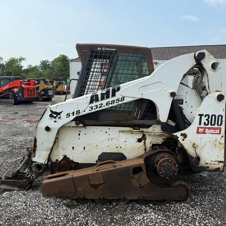 BOBCAT T300