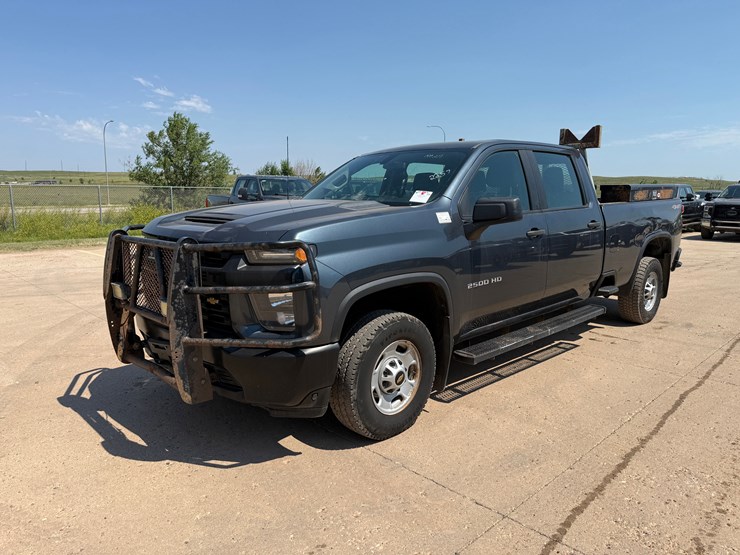 2020-chevrolet-silverado-2500hd-image-2