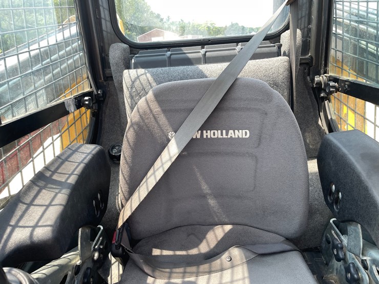 2016-new-holland-c227-image-26
