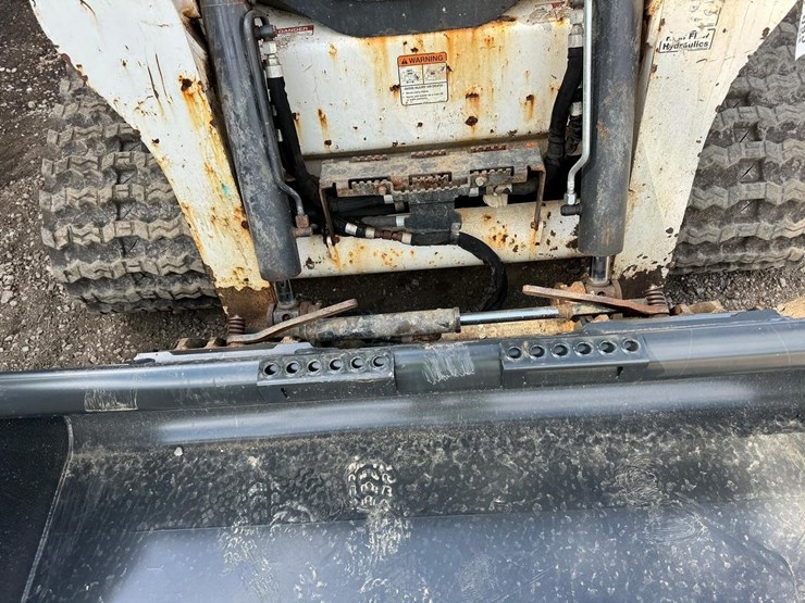 2023-bobcat-t770-image-11