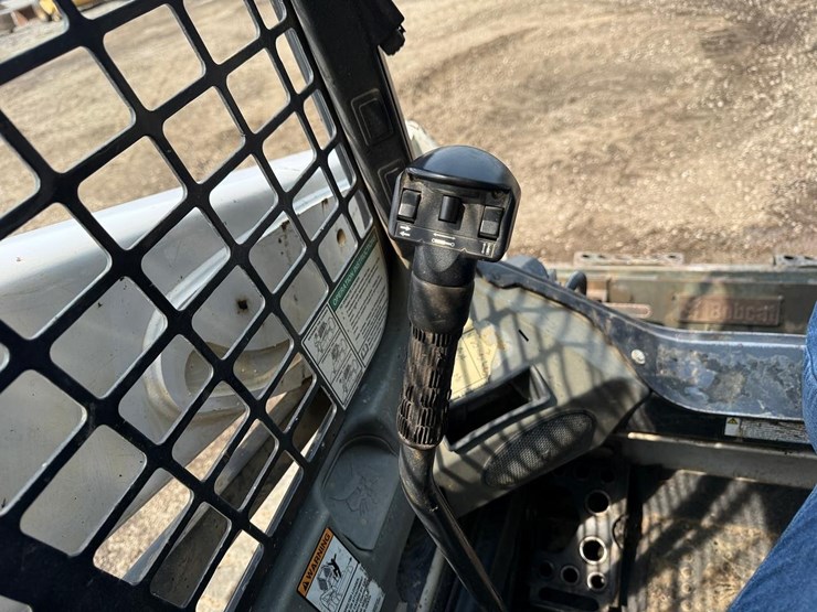 2019-bobcat-t595-image-26