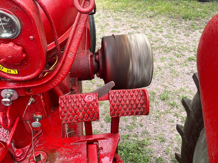 #5701-•-1947-mccormick-farmall-international-harvester-image-12