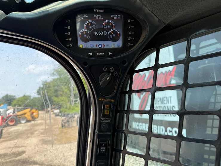 2020-bobcat-t770-image-24