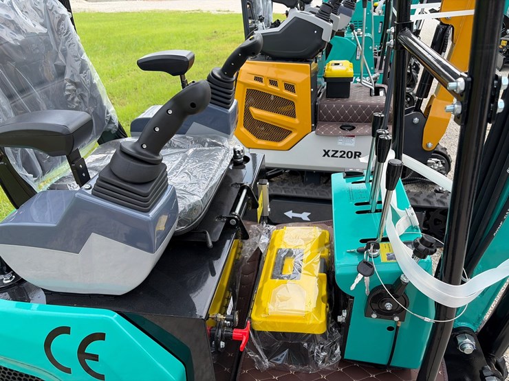 #409-•-unused-cfg-industrial-kt13r-mini-excavator-image-6