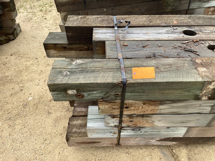 #3624-•-bundle-of-used-guard-rail-posts-image-8