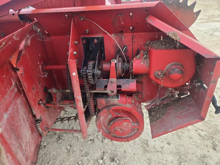 new-holland-130-image-11