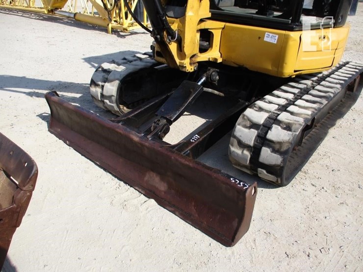 2016-caterpillar-305.5e-image-17