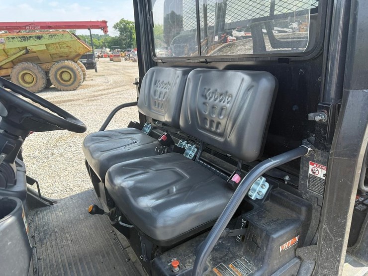2023-kubota-rtvx1140-image-17