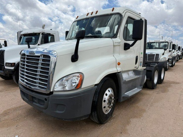 2018-freightliner-cascadia-image-1