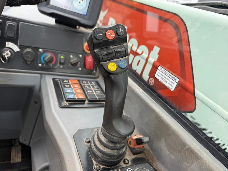 2022-bobcat-tl619-image-22