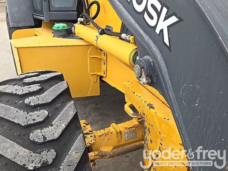 2012-deere-310sk-image-26