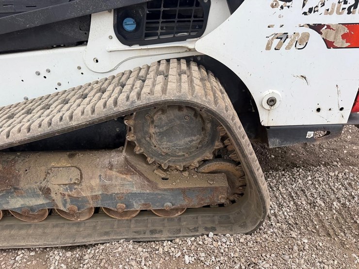 2019-bobcat-t770-image-18