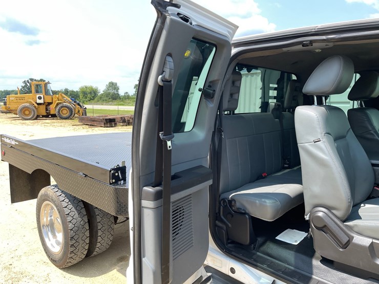 2015-ford-f550-image-31