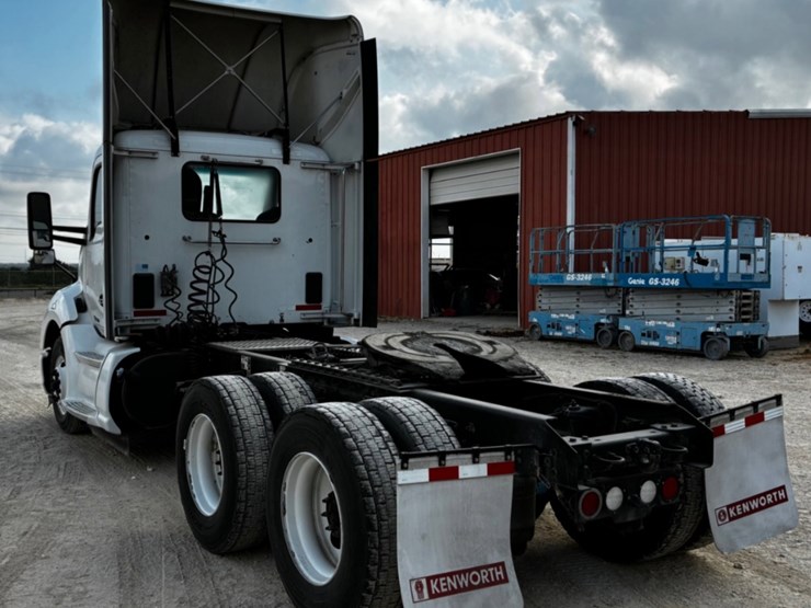 2019-kenworth-t680-image-6