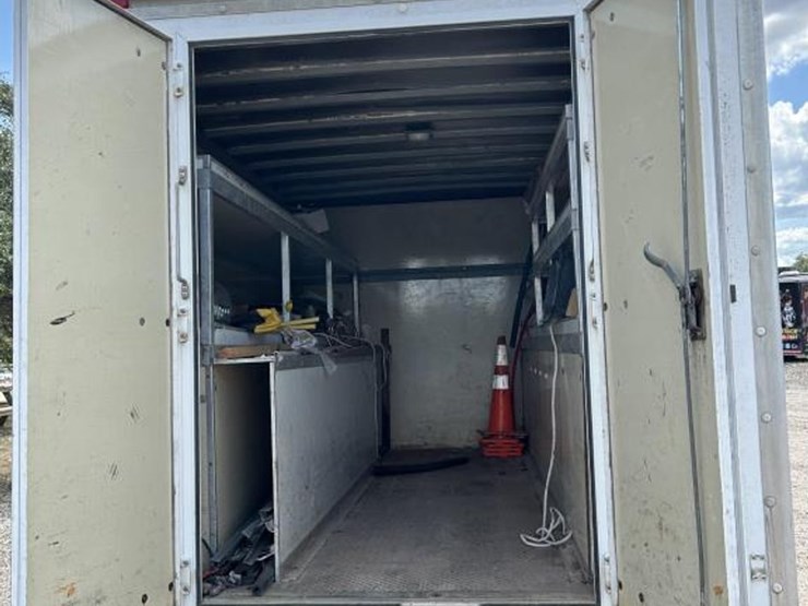 2007-chevrolet-express-3500-image-17