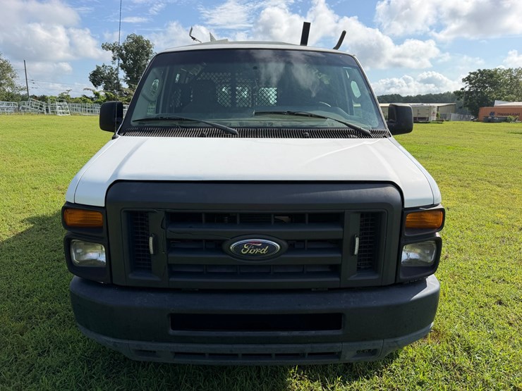 2012-ford-e150-image-8